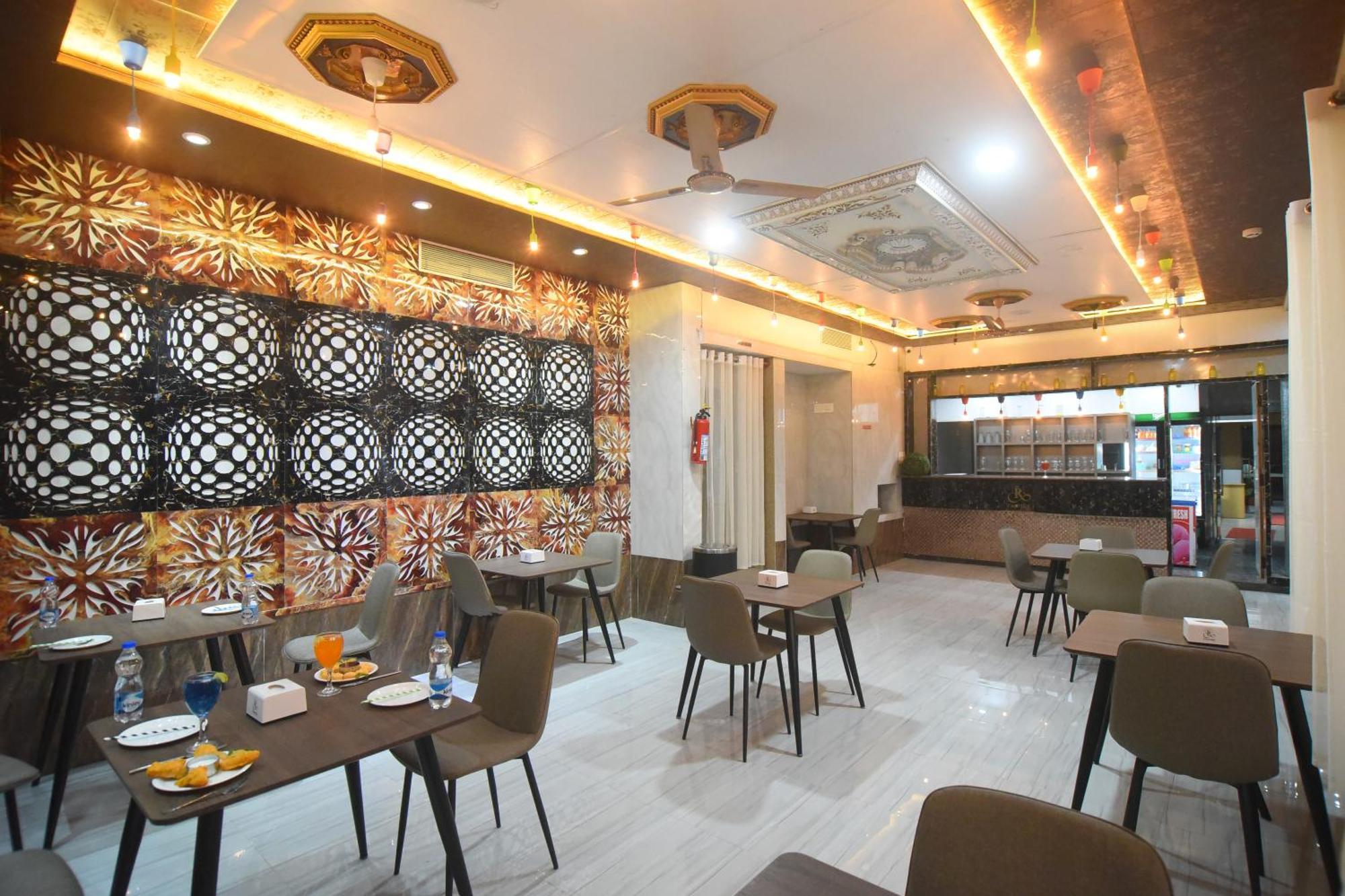 R Empire Revtree Davangere Exterior foto